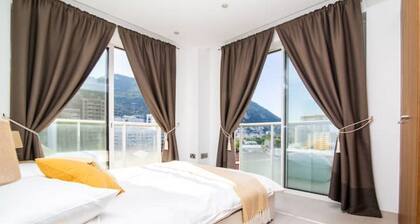 Luxury modern apartment with exceptional views!
