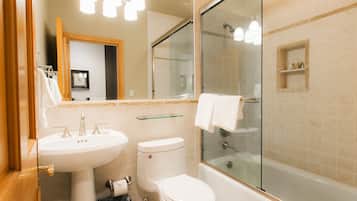 Suite, 2 habitaciones | Baño
