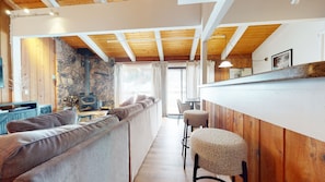 Condo, 2 chambres | Intérieur