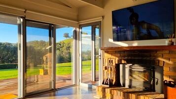 Exclusive House, 5 Bedrooms, 2 Bathrooms, Mountain View