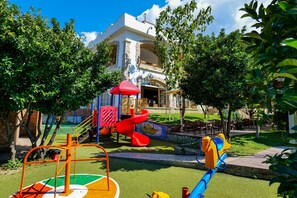 儿童活动区 - 室外