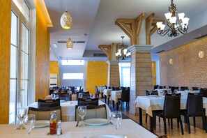 Restaurant - Nari Lunder Agro-Tourism (Farkë)