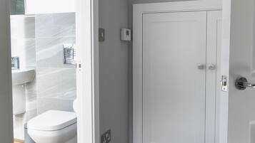 Towels, soap, shampoo, toilet paper