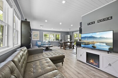 ❤️ Spacious Island Cottage at Indian Lake ❤️