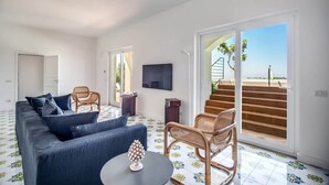 TV, offices - Villa La Luce: Town Centre, Sea Views, Pool & Concierge by Feeling Italy (Massa Lubrense)