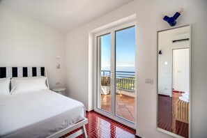 5 sovrum, strykjärn/strykbräda, resesäng och wi-fi