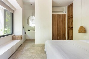 4 bedrooms, in-room safe, iron/ironing board, travel crib