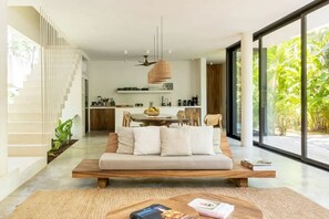 Smart TV, books, stereo