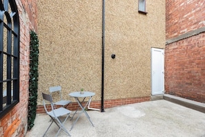 Outdoor dining - Amazing house with central location. (Darlington)