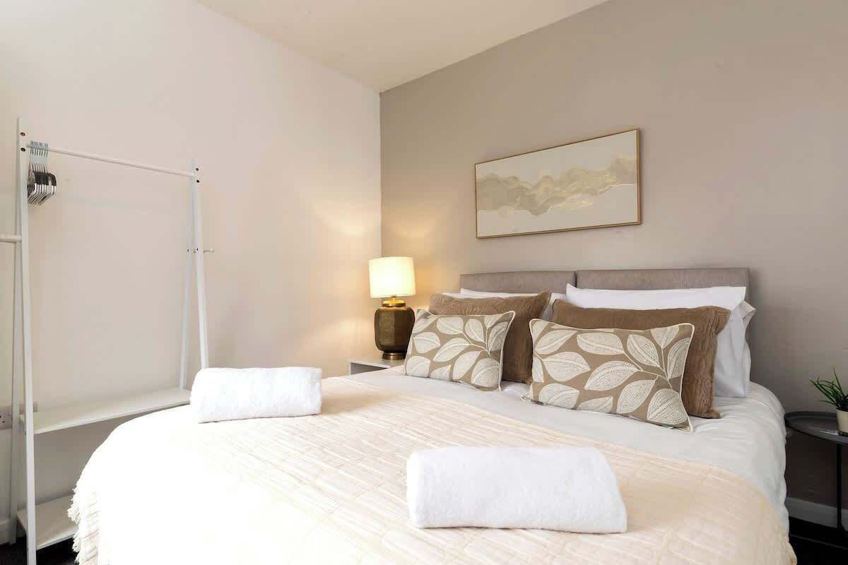 1 bedroom, iron/ironing board, WiFi (free), bed sheets