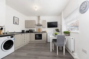 Fridge, microwave, oven, toaster - The Old Office No. 4 by Our Home Short Stays (Darlington)