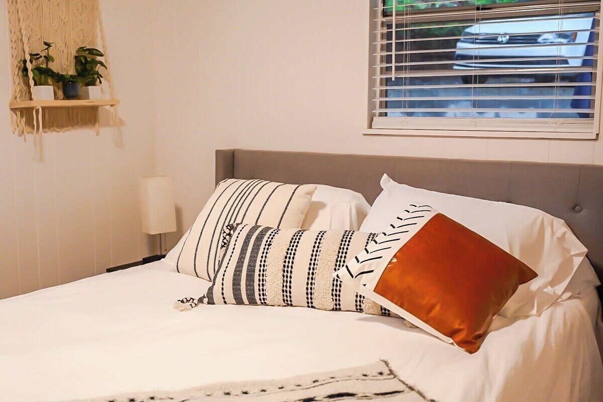 2 bedrooms, WiFi (free), bed sheets