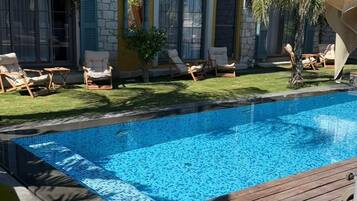 Seasonal outdoor pool