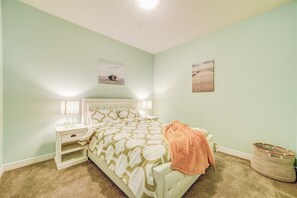 3 bedrooms, desk, iron/ironing board, travel cot