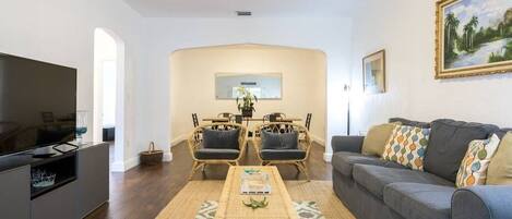 Televisión, oficina