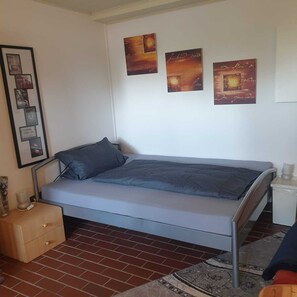 1 habitación, escritorio, wifi gratis y ropa de cama 