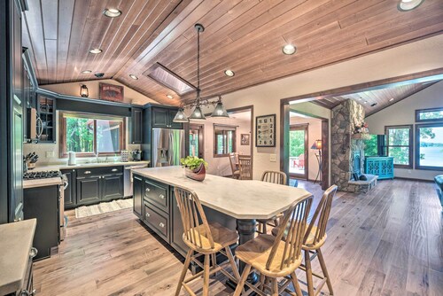 Patio, Views & Hot Tub: Quiet Lakeside Cabin