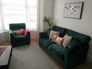 Maison Luxe, salle de bains privée (The Callies) | Bar lounge