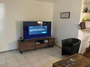 Interior - Room in house drome + viarhona + freeway + jacuzzi (extra charge) (Châteauneuf-du-Rhône)