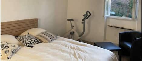 1 habitación, wifi gratis y ropa de cama