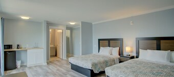 Dhimas Bayview Suites