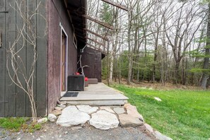 Exterior - Art Studio Retreat with Sauna Fireplace Forest Views | Dream House in the Gunks (Kerhonkson)