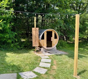 Property grounds - Art Studio Retreat with Sauna Fireplace Forest Views | Dream House in the Gunks (Kerhonkson)