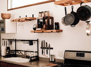Fridge, microwave, oven, stovetop - Art Studio Retreat with Sauna Fireplace Forest Views | Dream House in the Gunks (Kerhonkson)