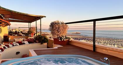 Penthouse Piccadilly with Jacuzzi