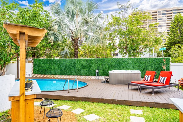 Piscine extérieure, piscine chauffée