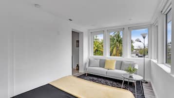 8 bedrooms, desk, iron/ironing board, free WiFi