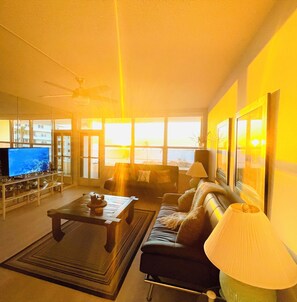 Smart TV, books, stereo