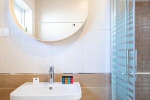 Bathtub, free toiletries, hair dryer - Higuerón Rental Playa Apartamento (Benalmadena)