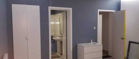 3 habitaciones, tabla de planchar con plancha y wifi gratis