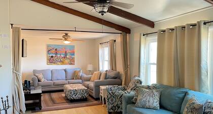 The Oyster Shack - 3BR home, Lg screened in porch. Bikes,chairs. NO LINENS