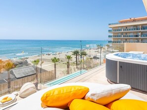 Outdoor spa tub - Higuerón Beach Club Suite B (Benalmádena)
