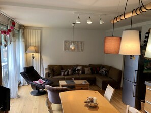 TV - Appartement avec piscine - 6 personnes (Le Lioran)