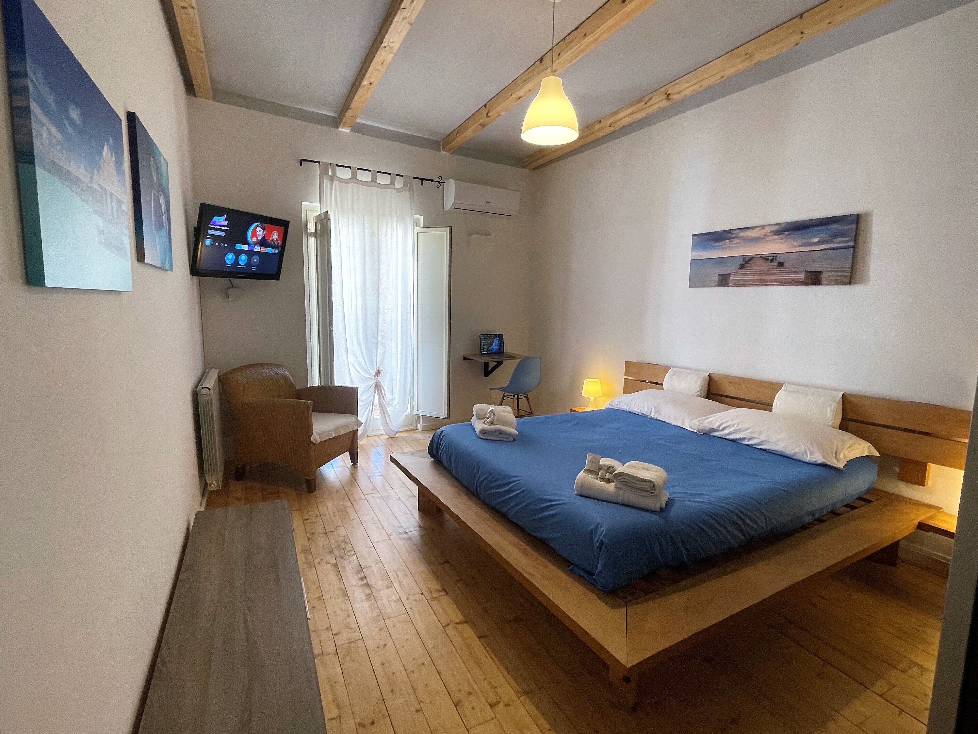 2 bedrooms, desk, iron/ironing board, free WiFi