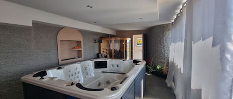 Superior Double Room, Hot Tub | Private spa tub