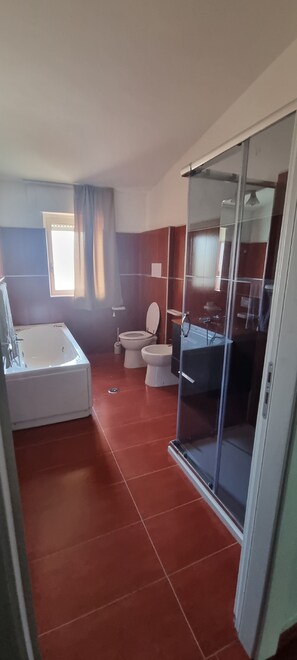 Bidet, towels - Miga Hotel Airport (Isola di Capo Rizzuto)
