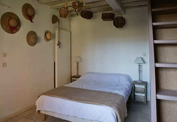 5 habitaciones, escritorio y wifi