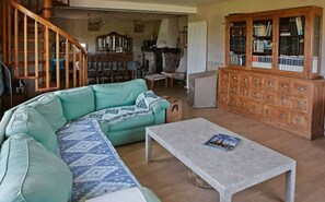 Boeken, een stereo en een kantoor