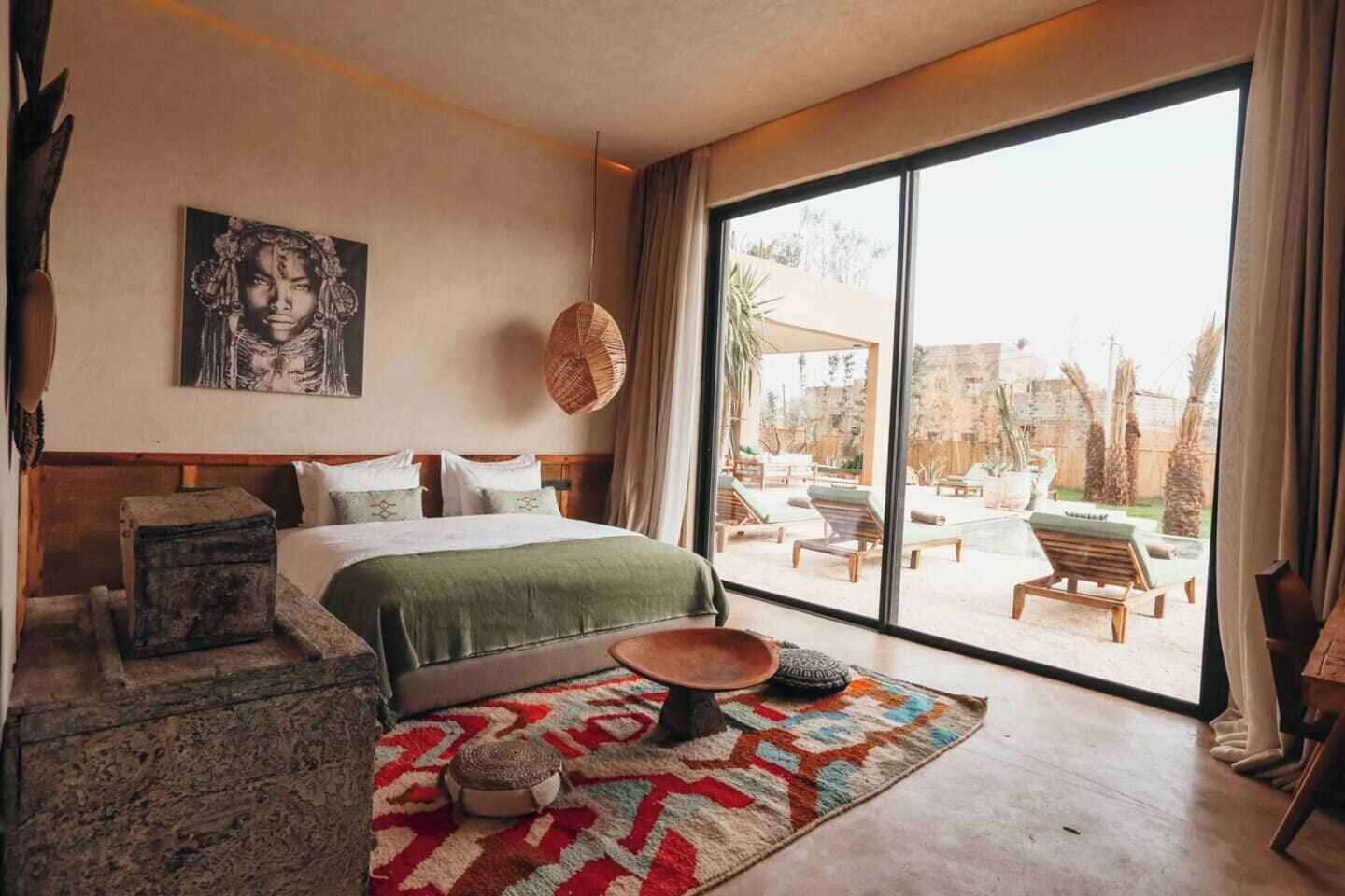 8 habitaciones, tabla de planchar con plancha, wifi y ropa de cama 