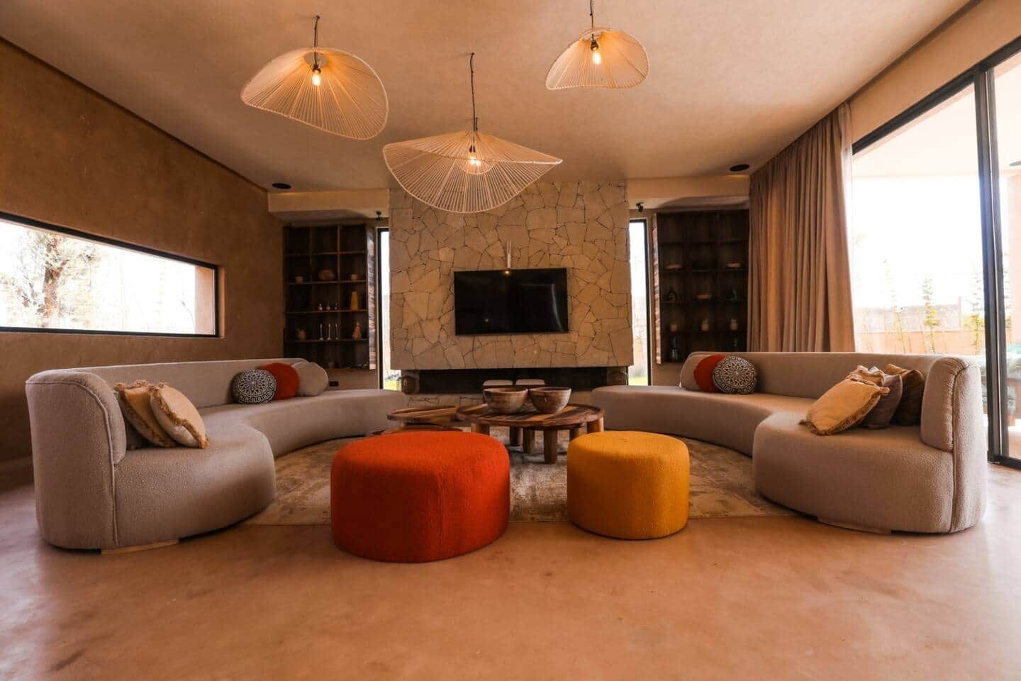 Télévision, cheminée