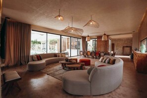 TV, fireplace - Palais Nohe (Marrakech)