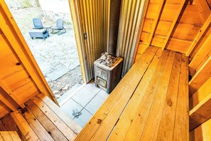 Property grounds - Cozy Apartment with Sauna in Historic Stone Ridge (Stone Ridge)