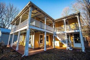 Exterior - Cozy Apartment with Sauna in Historic Stone Ridge (Stone Ridge)