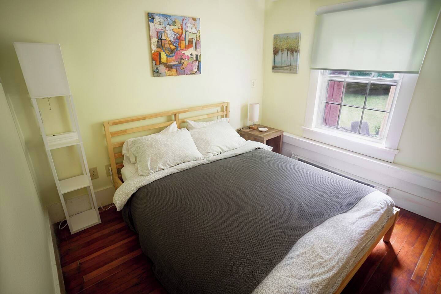 1 habitación, tabla de planchar con plancha, wifi gratis y ropa de cama 