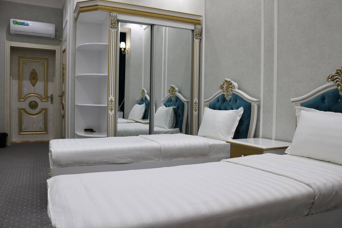 Hypo-allergenic bedding, in-room safe, desk, soundproofing