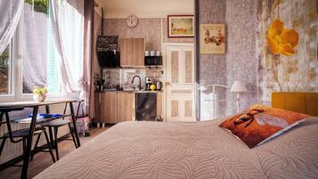 1 slaapkamer, een bureau, gratis wifi, beddengoed